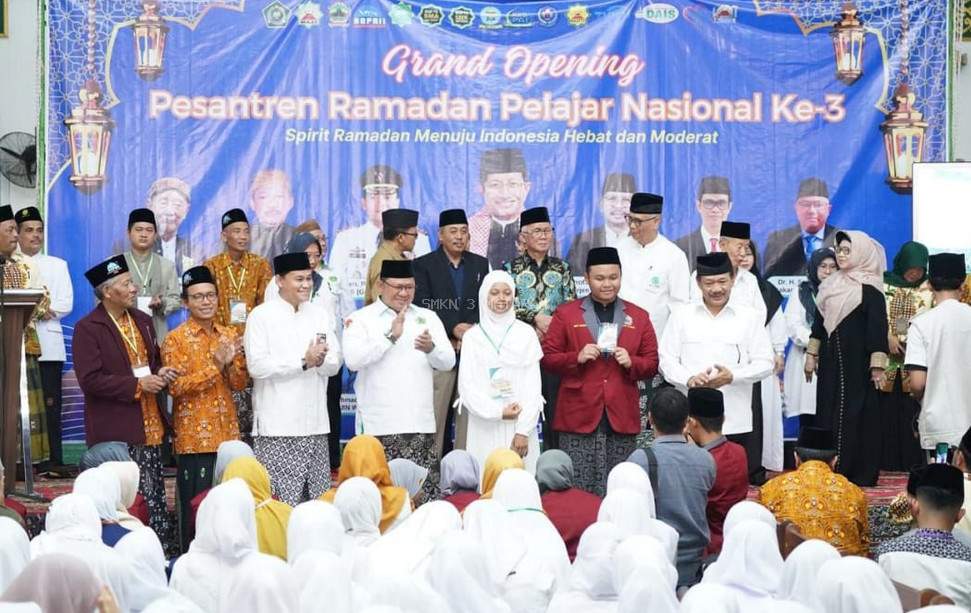 NTB Utus 2 Ketua Rohis SMK Dan SMA Ikuti Giat PPRN Di Jawa Tengah