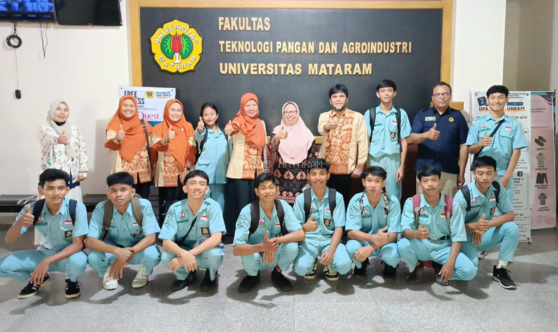 Melangkah Lebih Dekat ke Dunia Nyata: Siswa Teknik Kimia Industri SMKN 3 Mataram Laksanakan Kunjungan Awal FATEPA UNRAM Sebelum PKL