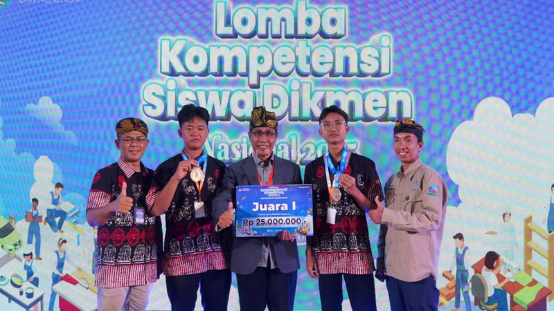 SMKN 3 Mataram Raih Emas dalam Ajang Mobile Robotics LKS Nasional 2025