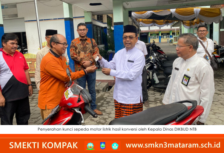 Uji Coba dan Penyerahan Sepeda Motor Hasil Konversi oleh Kepala Dinas DIKBUD NTB