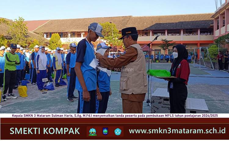 Kepala SMK Negeri 3 Mataram Membuka Kegiatan MPLS Tahun Pelajaran 2024/2025