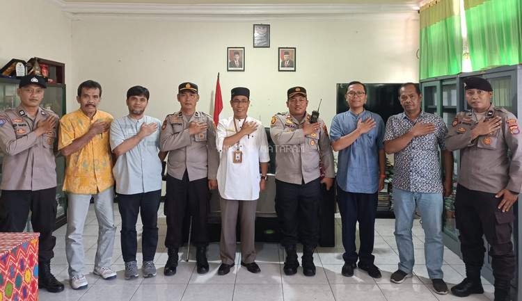 Kolaborasi Aparat dan SMK Negeri 3 Mataram Dalam Rangka Menjaga Kamtibmas Kecamatan Selaparang