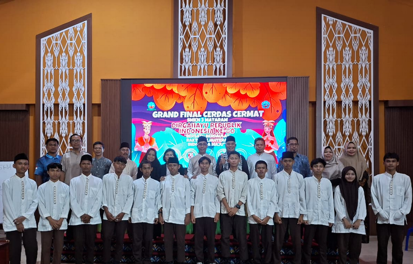 Sorak-sorai Pecah Di Aula SMKN 3 Mataram: Grand Final Lomba Cerdas Cermat HUT RI ke-80